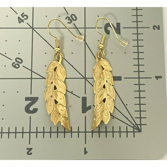 Dangle Leaf Earrings Gold Tone Detailed 3D Cutout Pattern French Wire - Picture 5 of 5